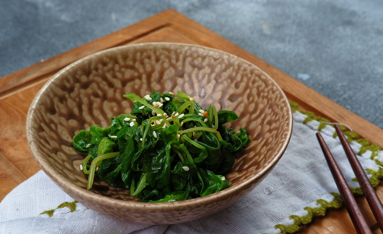 Seasoned Spinach (Sigeumchi Namul)